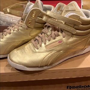 REEBOK CLASSICS